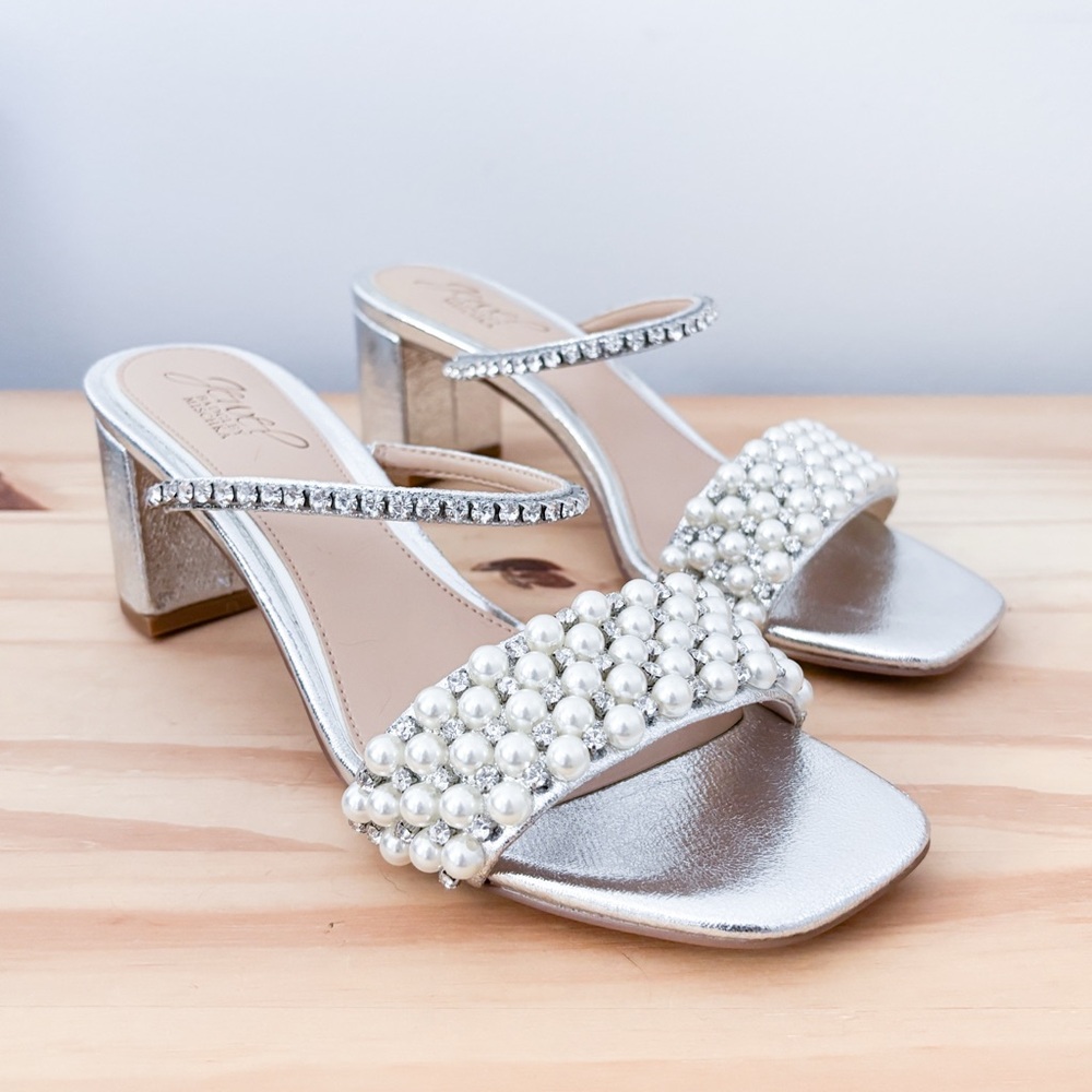 NEW Jewel Badgley Mischka Orsen silver embellished heels